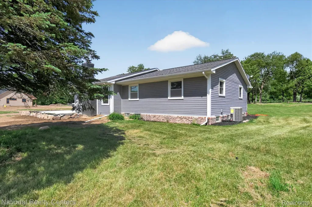 2601 Westwind Drive Highland Charter Township MI 48357
