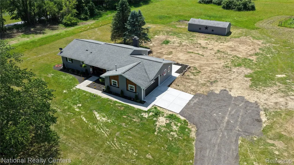 2601 Westwind Drive Highland Charter Township MI 48357