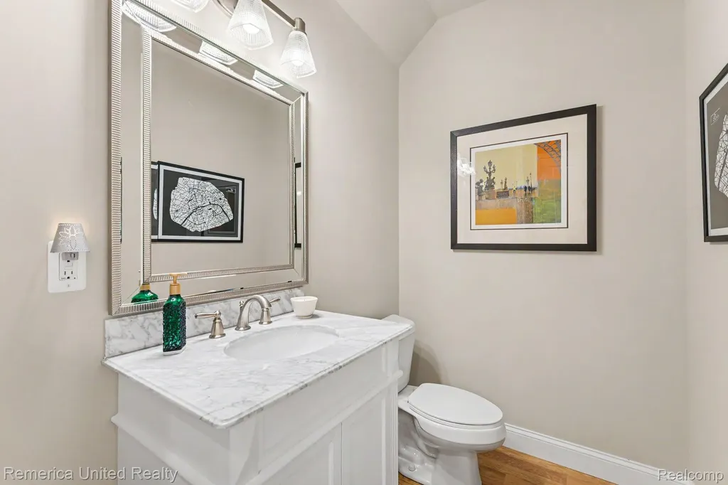 307 River Wood Trail S Milford Village MI 48381