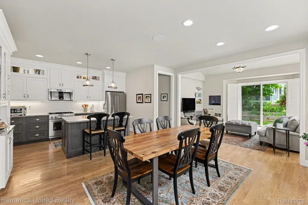 307 River Wood Trail S Milford Village MI 48381