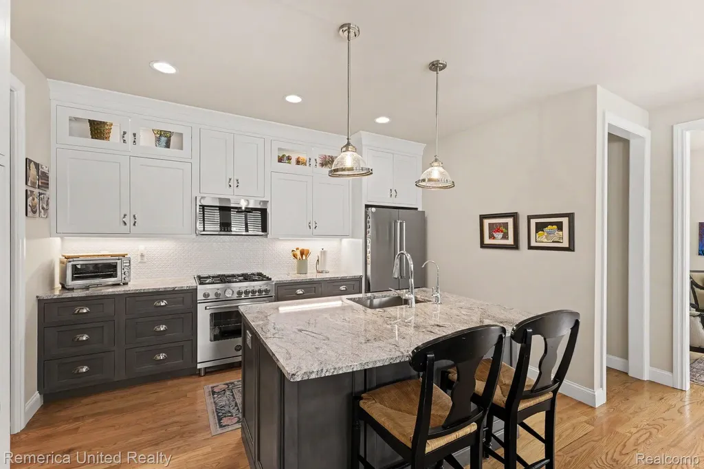 307 River Wood Trail S Milford Village MI 48381