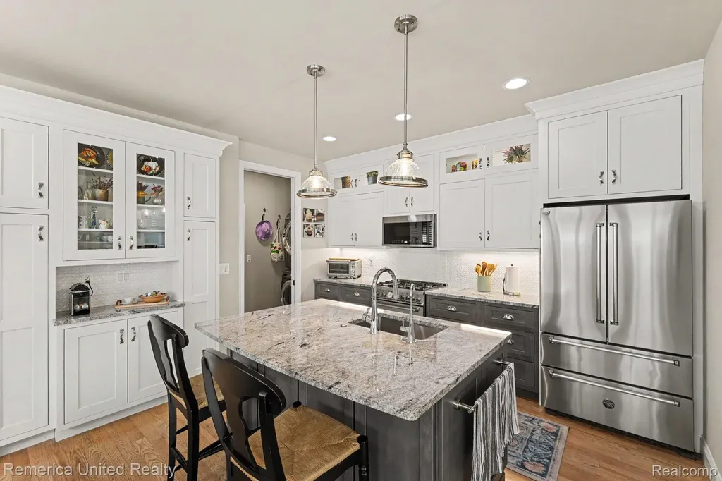 307 River Wood Trail S Milford Village MI 48381