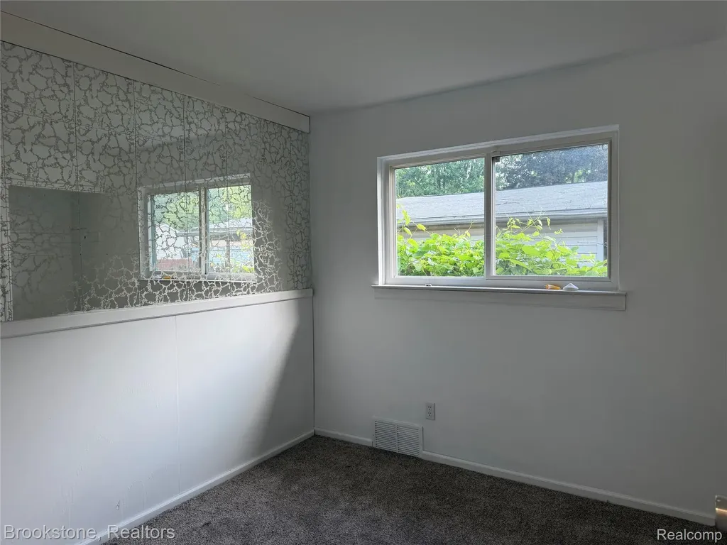 413 Forest Street Westland City MI 48186