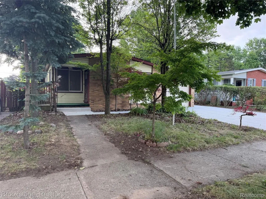 413 Forest Street Westland City MI 48186