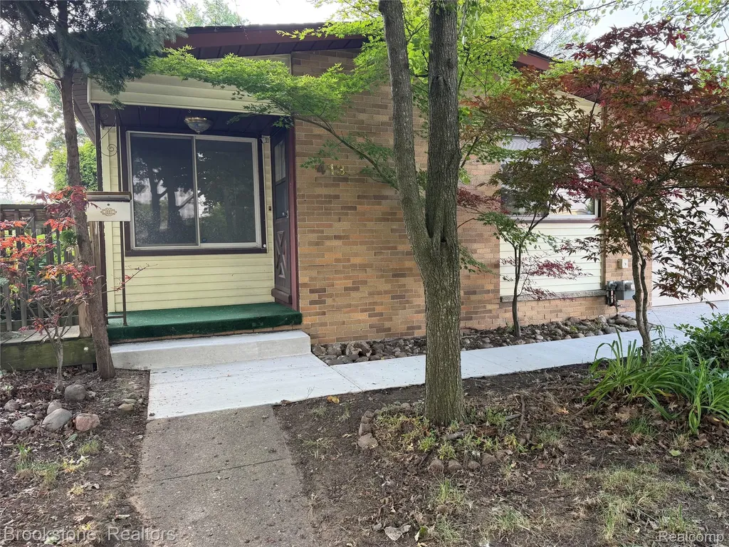 413 Forest Street Westland City MI 48186