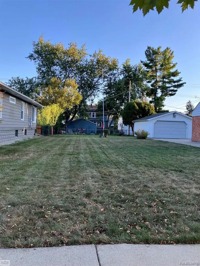 1137 Larkmoor Berkley City MI 48072