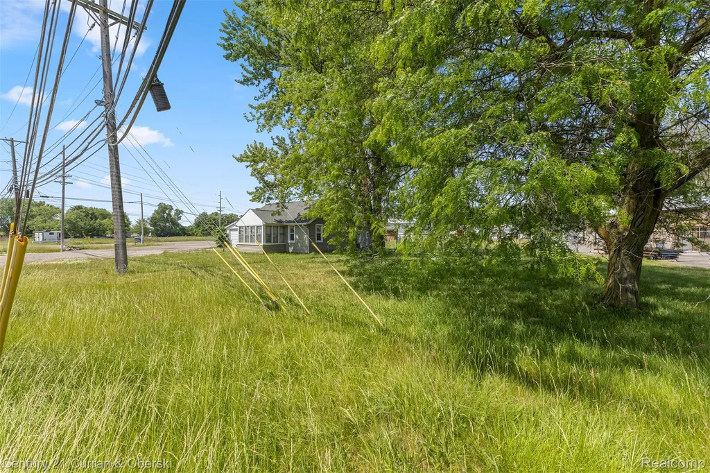 13011 Telegraph Road Ash Township MI 48134