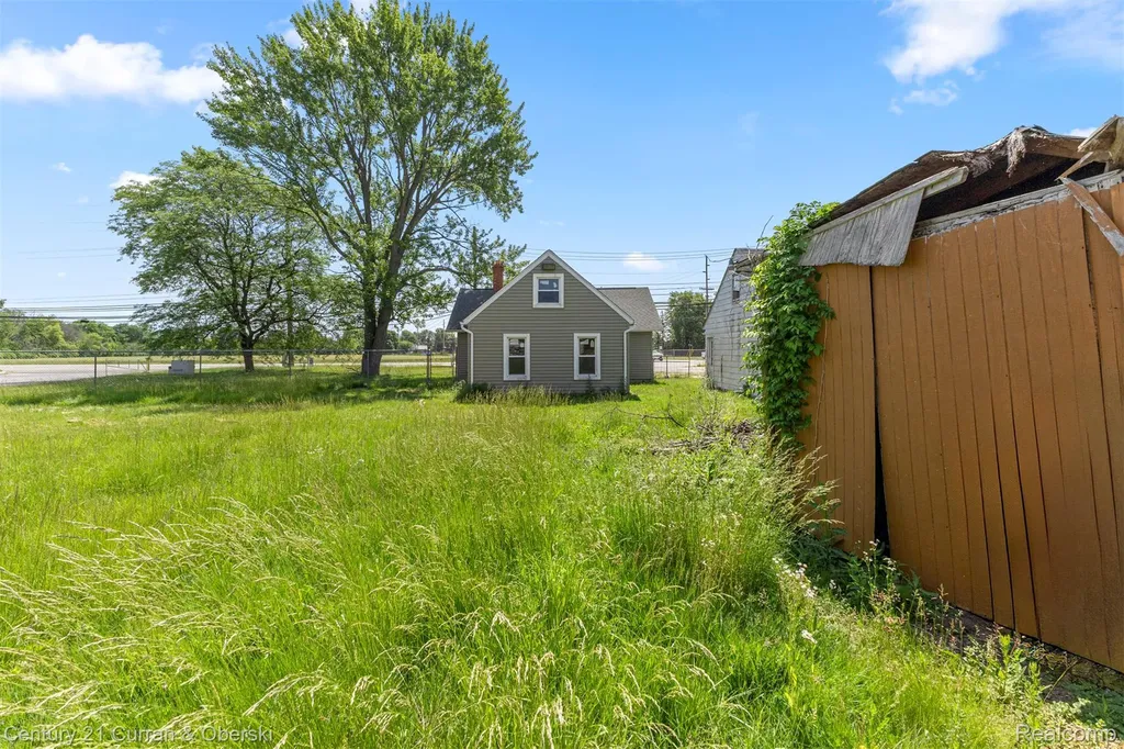 13011 Telegraph Road Ash Township MI 48134