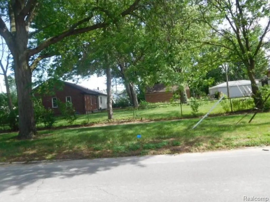 23855 Couzens Avenue Hazel Park City MI 48030