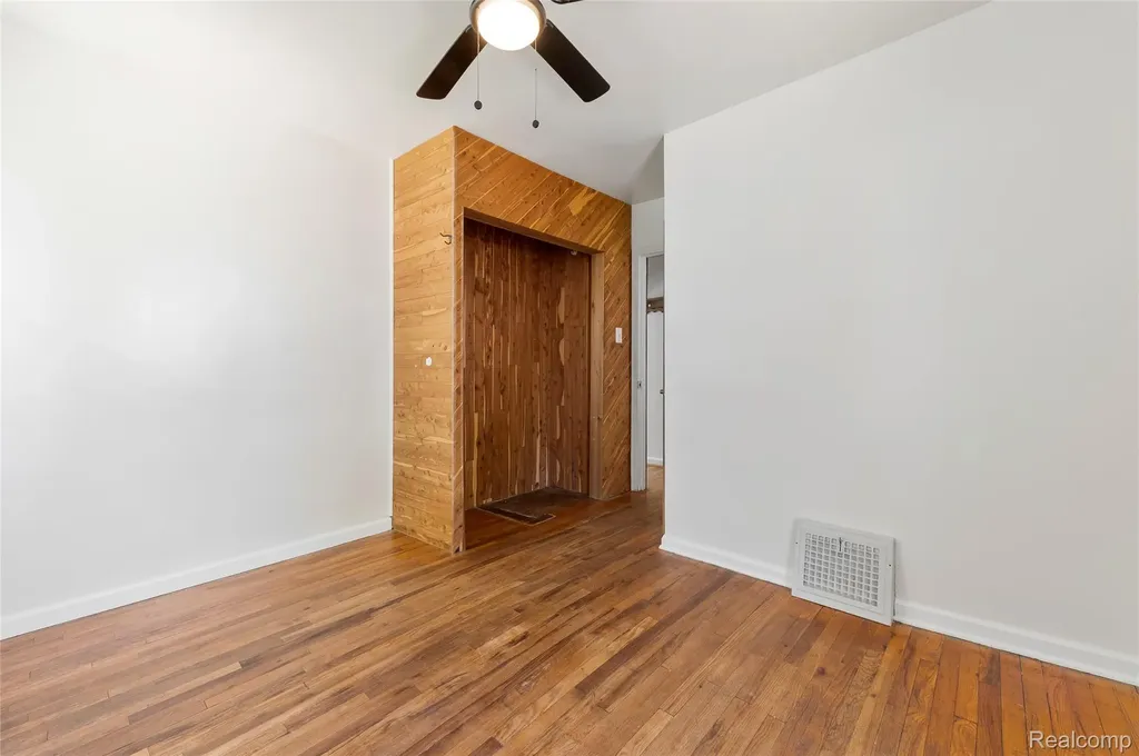 15450 Lola Drive Redford Charter Township MI 48239