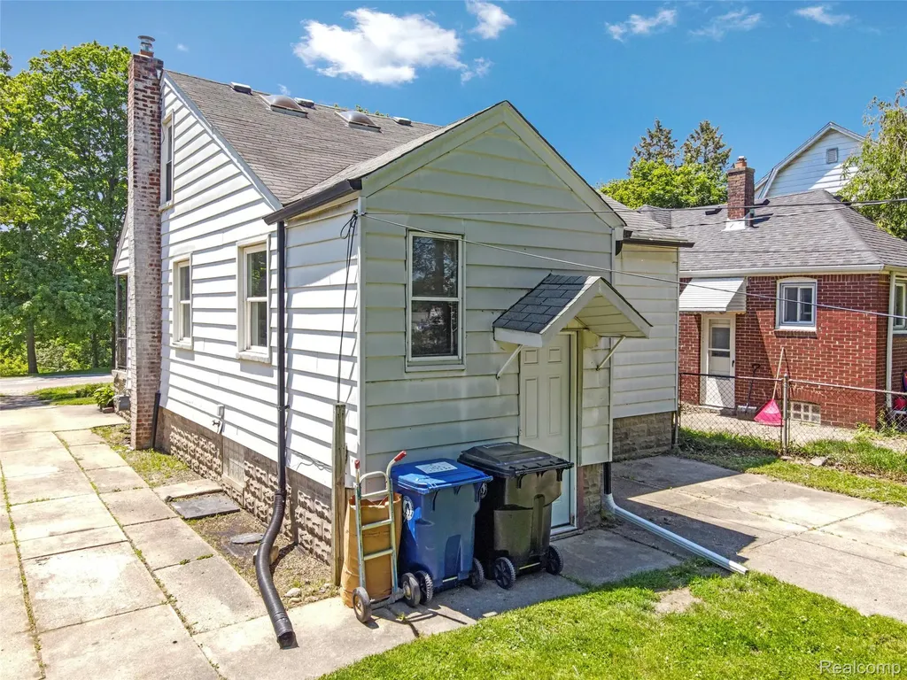 15450 Lola Drive Redford Charter Township MI 48239
