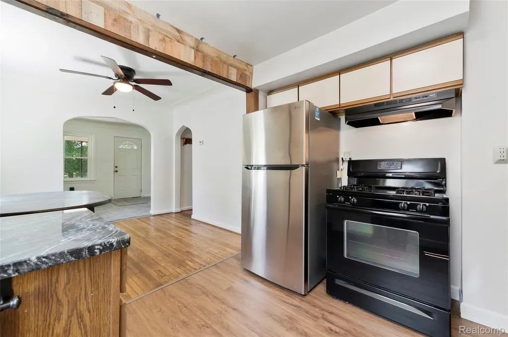 15450 Lola Drive Redford Charter Township MI 48239