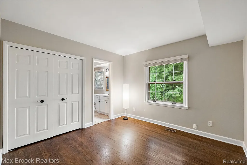 4627 Sunningdale Drive Bloomfield Charter Township MI 48302