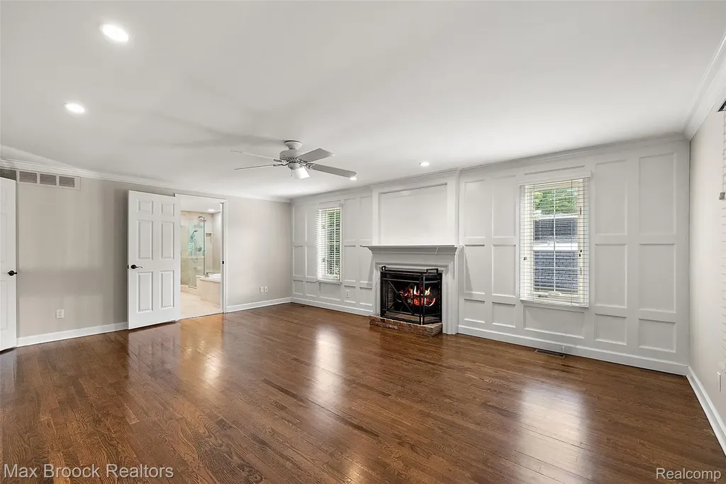 4627 Sunningdale Drive Bloomfield Charter Township MI 48302