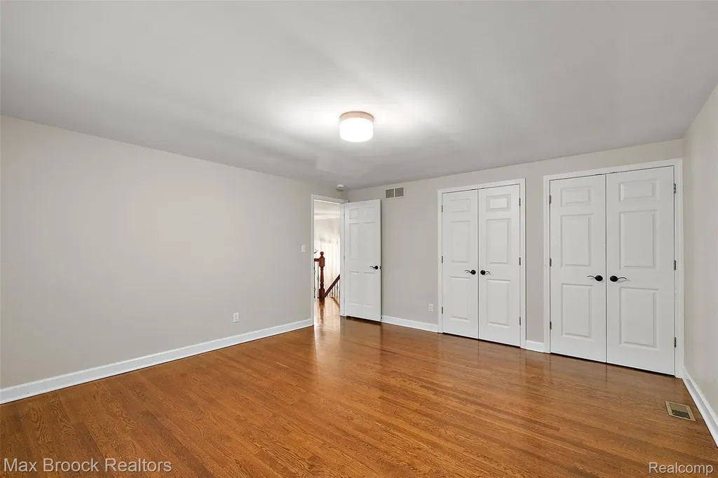 4627 Sunningdale Drive Bloomfield Charter Township MI 48302
