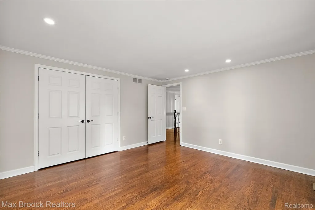 4627 Sunningdale Drive Bloomfield Charter Township MI 48302