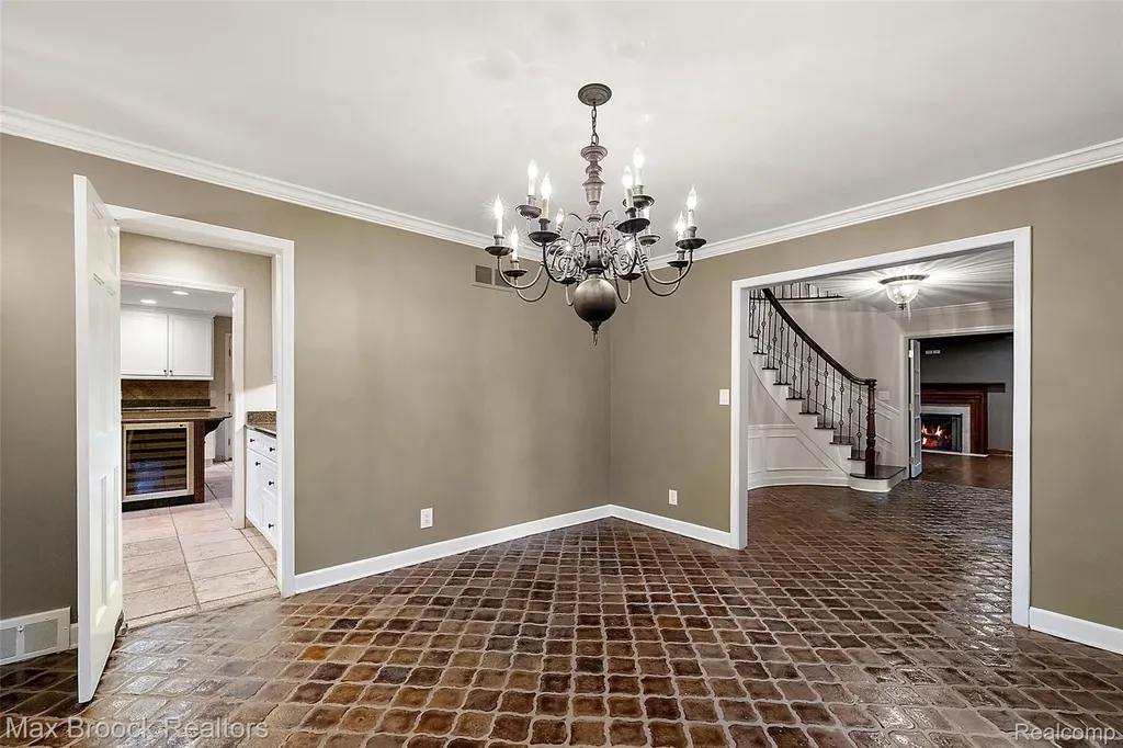 4627 Sunningdale Drive Bloomfield Charter Township MI 48302