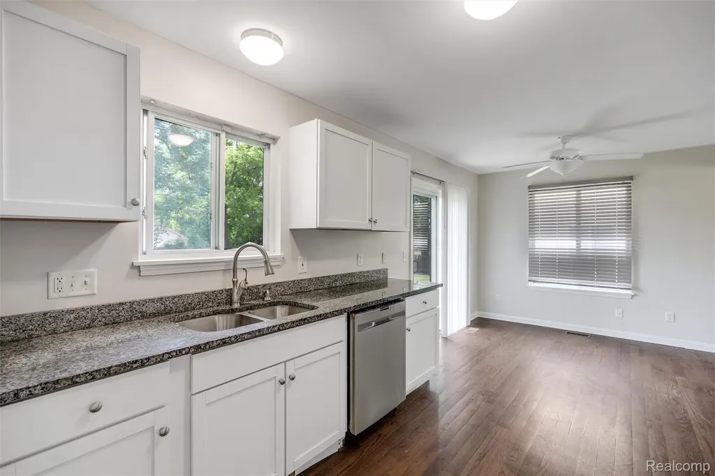 244 Chandler Street Pontiac City MI 48342