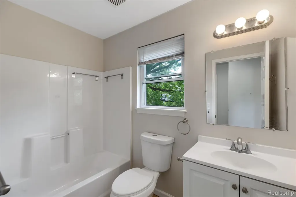 244 Chandler Street Pontiac City MI 48342