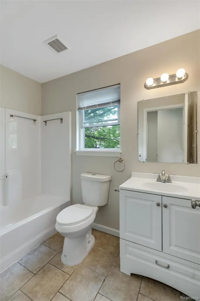 244 Chandler Street Pontiac City MI 48342