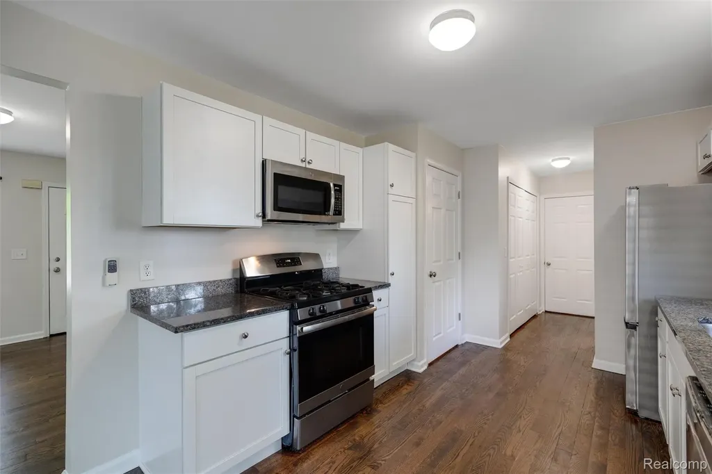 244 Chandler Street Pontiac City MI 48342