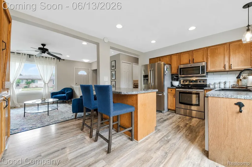 18489 Matthew Drive Clinton Charter Township MI 48035