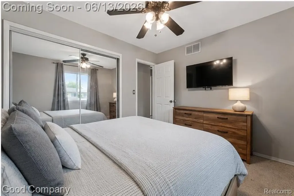 18489 Matthew Drive Clinton Charter Township MI 48035