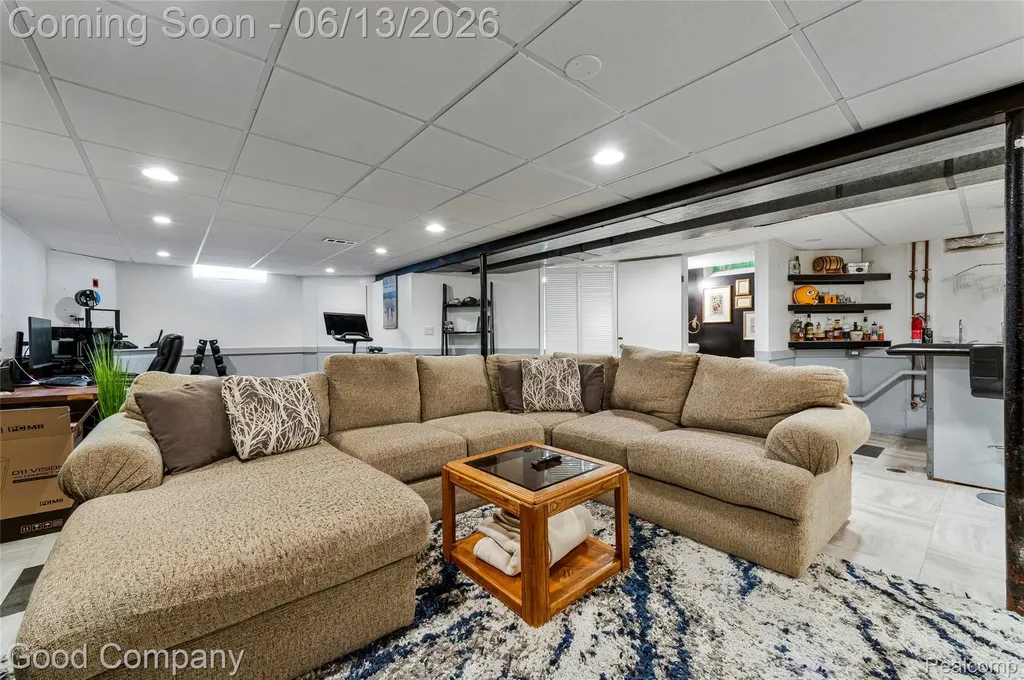 18489 Matthew Drive Clinton Charter Township MI 48035