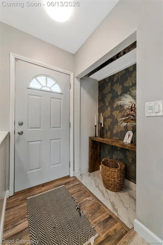 18489 Matthew Drive Clinton Charter Township MI 48035