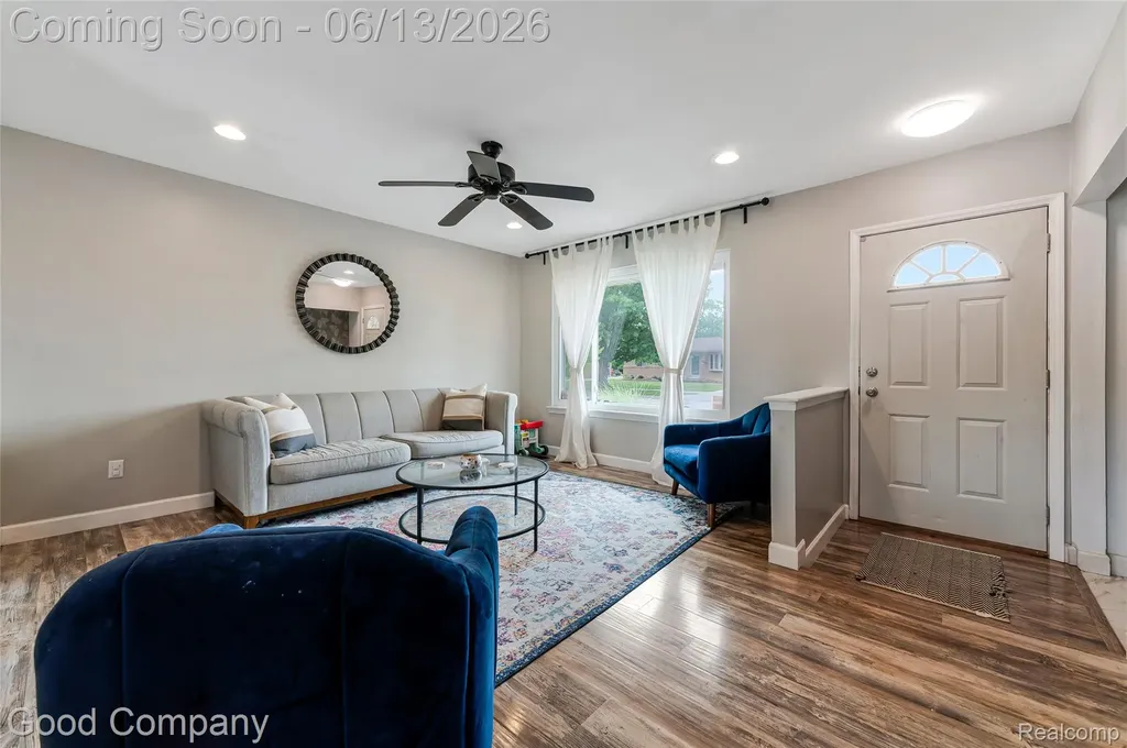 18489 Matthew Drive Clinton Charter Township MI 48035