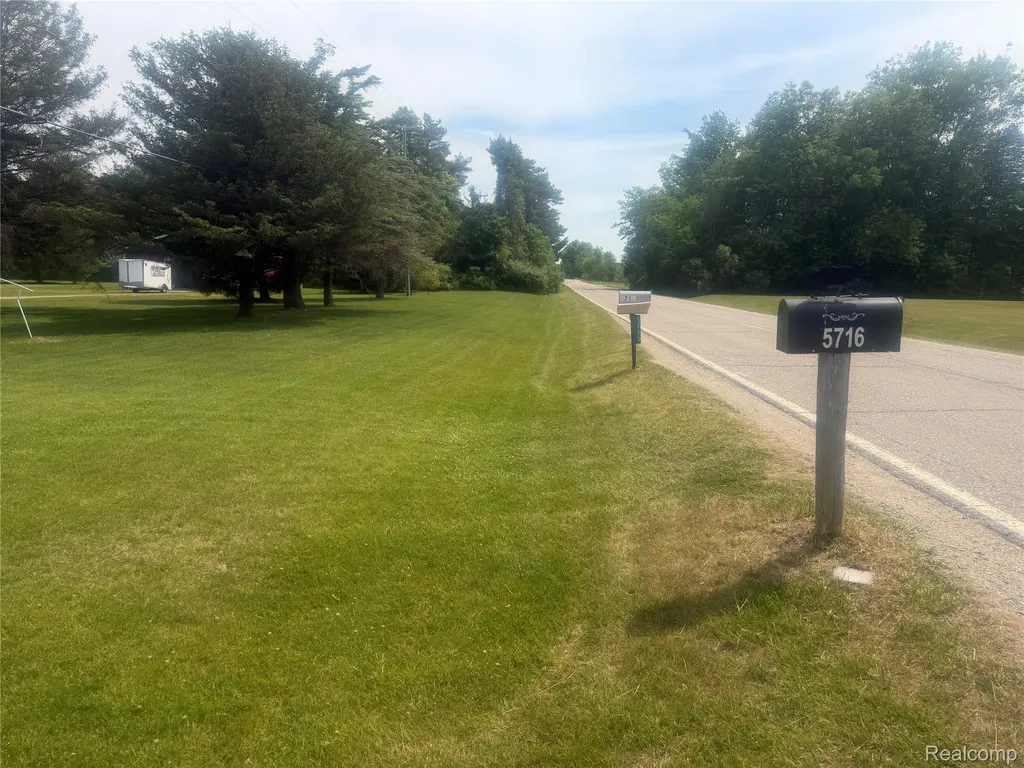 5716 Falkenbury Road Deerfield Township MI 48461