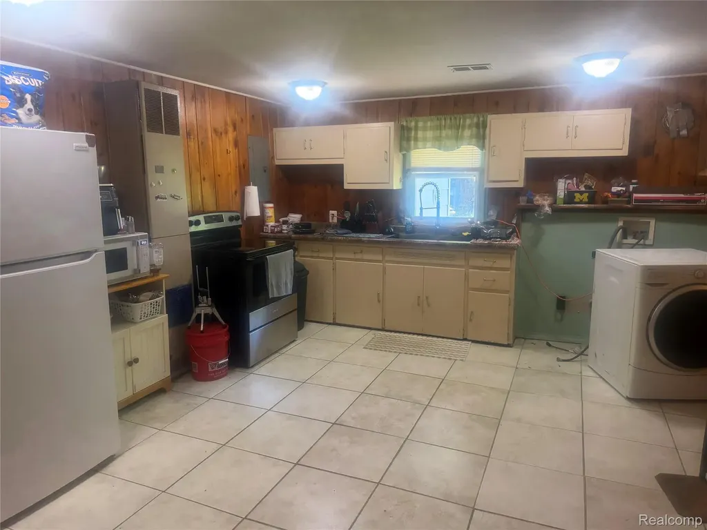 5716 Falkenbury Road Deerfield Township MI 48461
