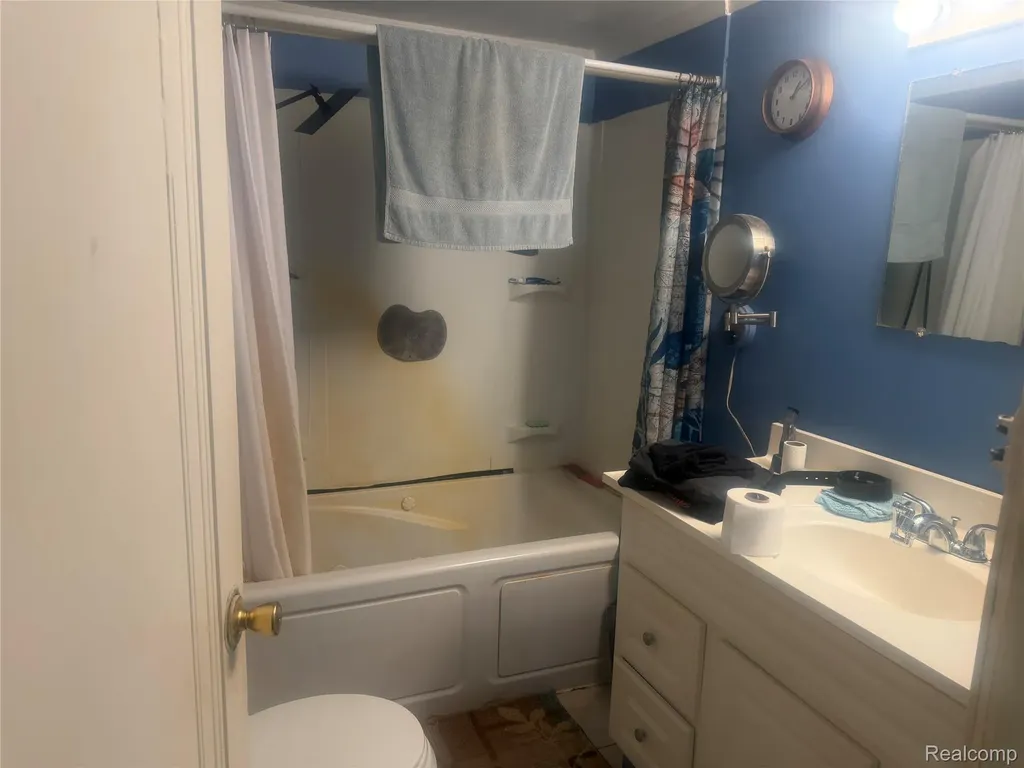 5716 Falkenbury Road Deerfield Township MI 48461