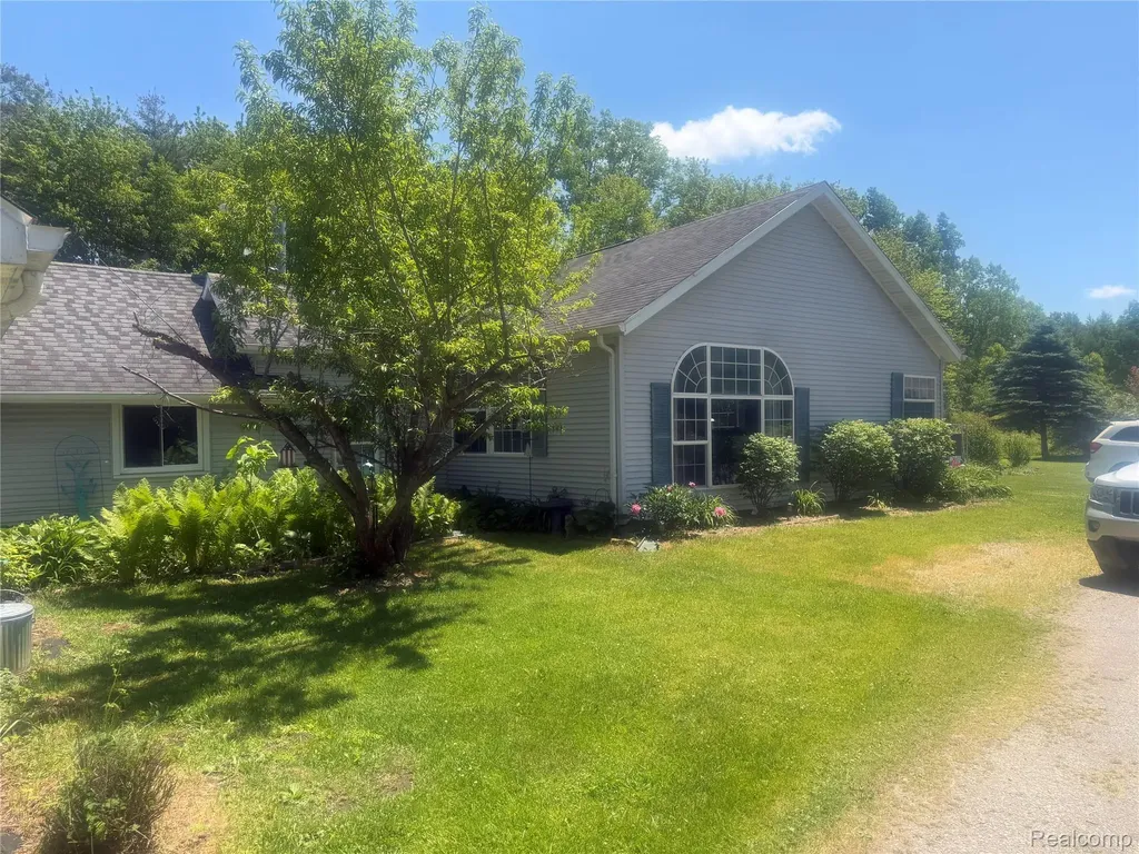 5716 Falkenbury Road Deerfield Township MI 48461