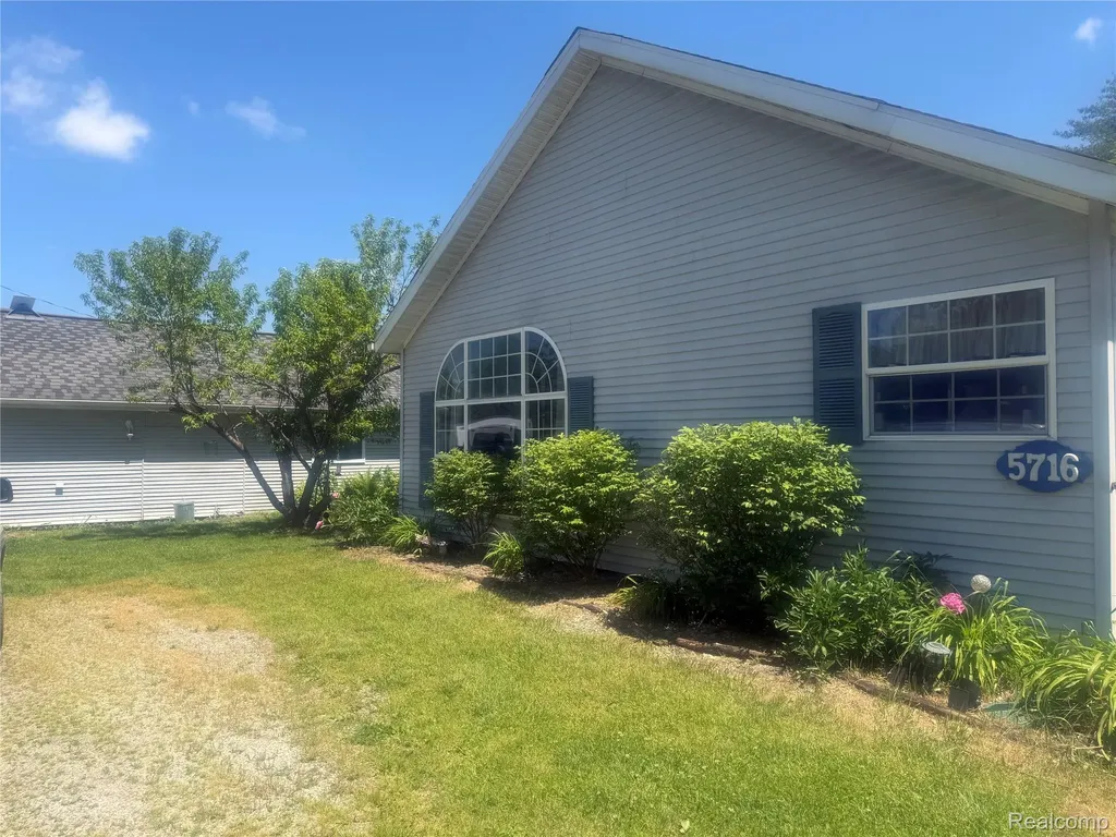 5716 Falkenbury Road Deerfield Township MI 48461