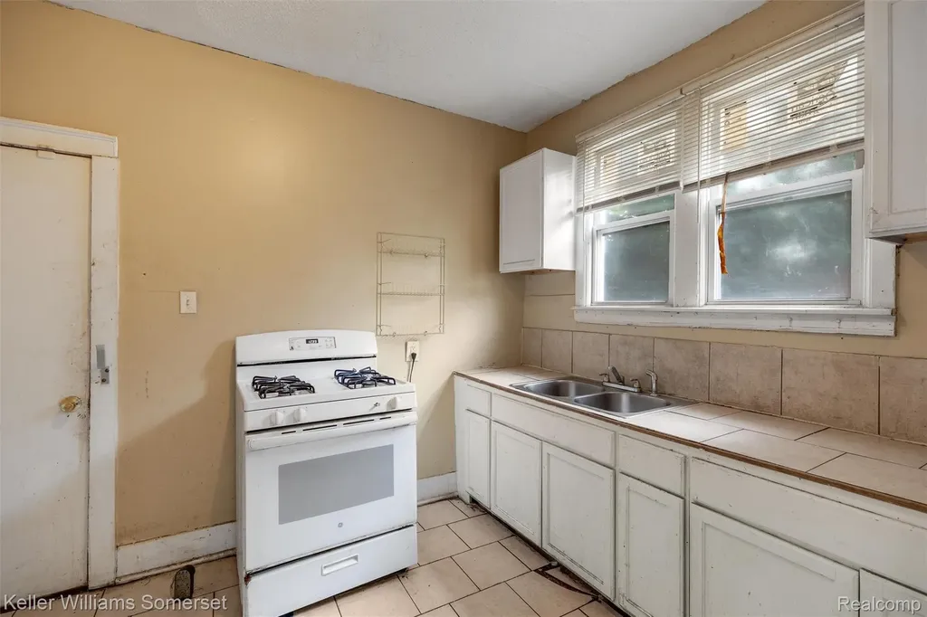 15766 Ferguson Street Detroit City MI 48227