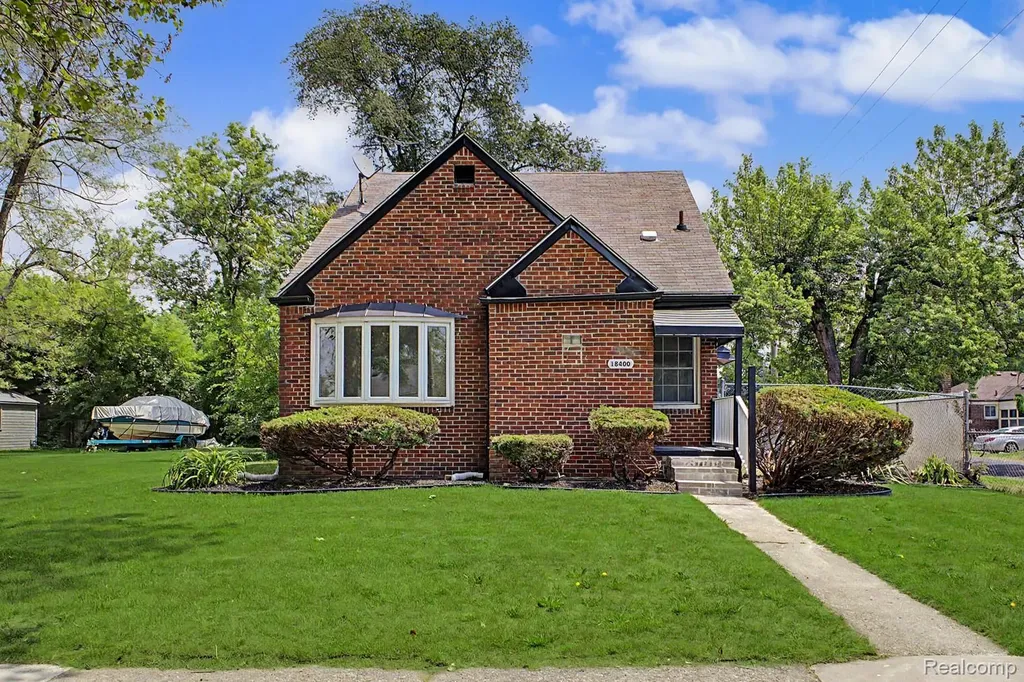 18400 Gilchrist Street Detroit City MI 48235
