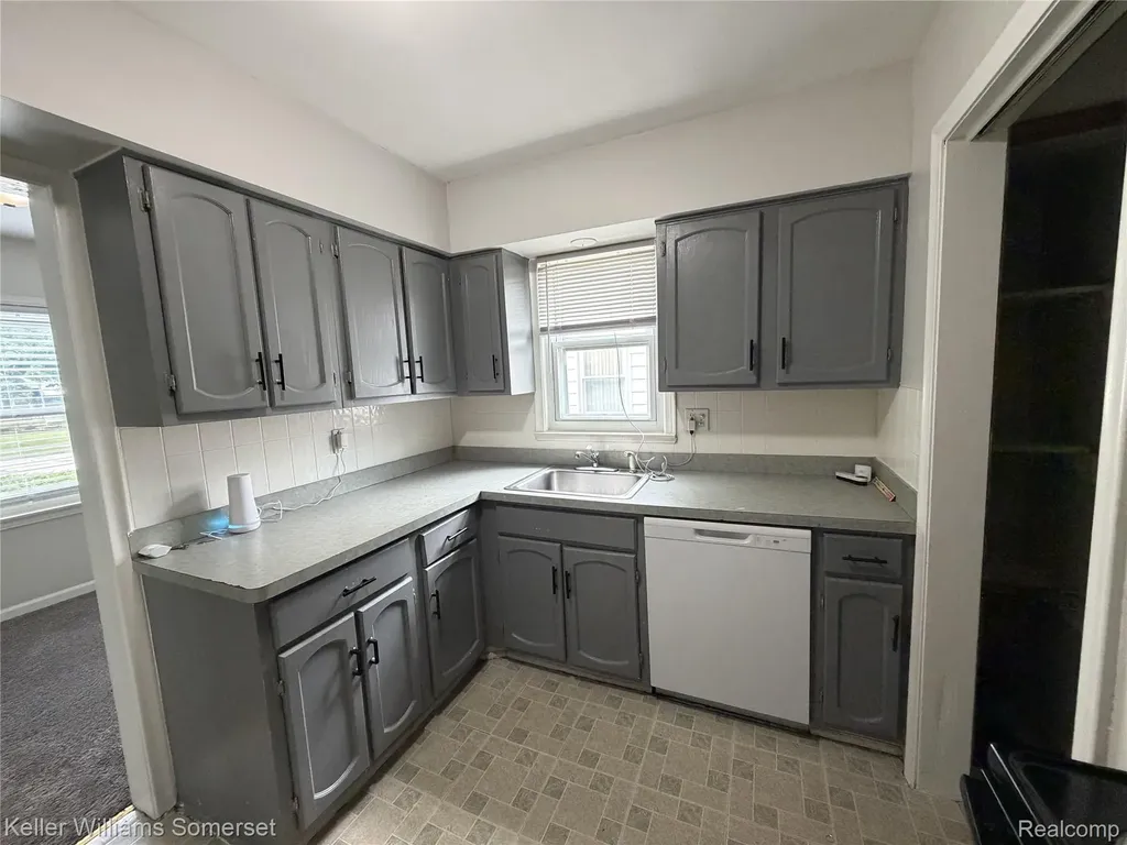 19130 Woodcrest Street Harper Woods City MI 48225