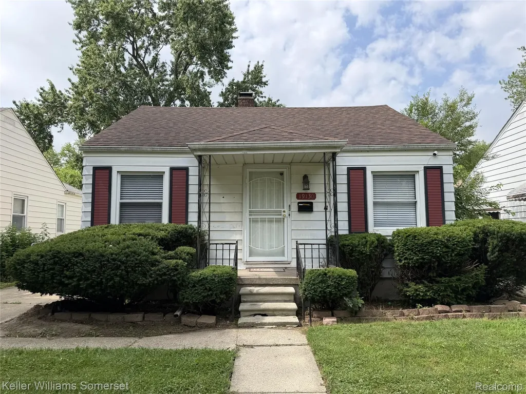 19130 Woodcrest Street Harper Woods City MI 48225