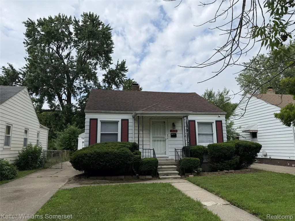 19130 Woodcrest Street Harper Woods City MI 48225