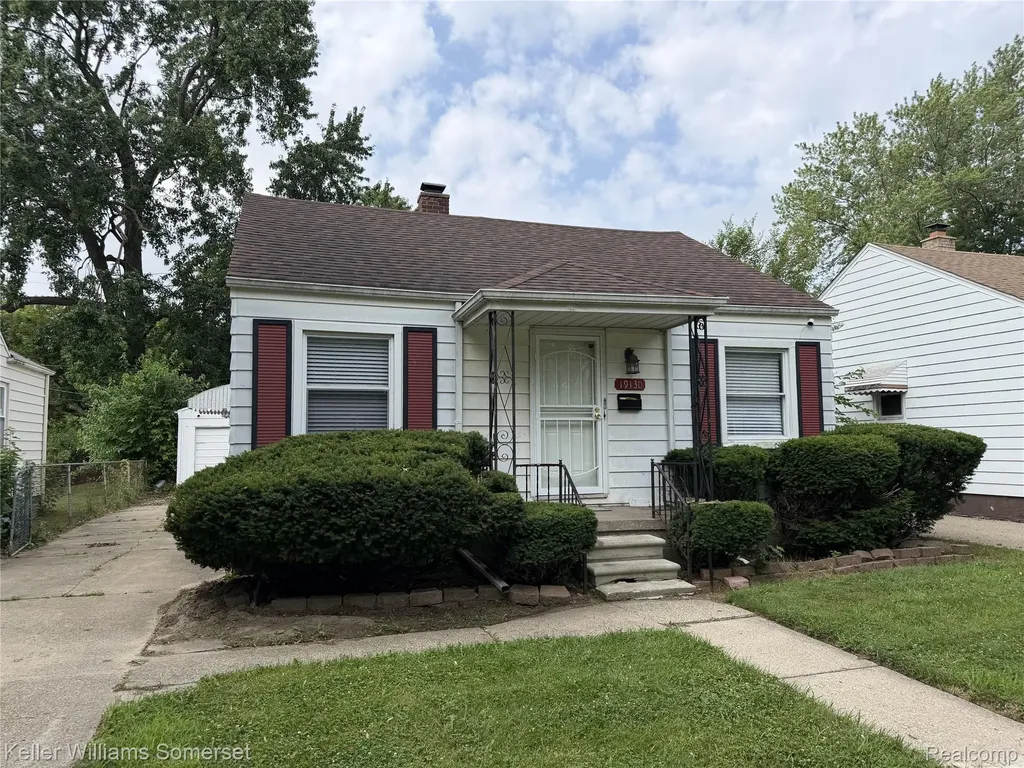 19130 Woodcrest Street Harper Woods City MI 48225