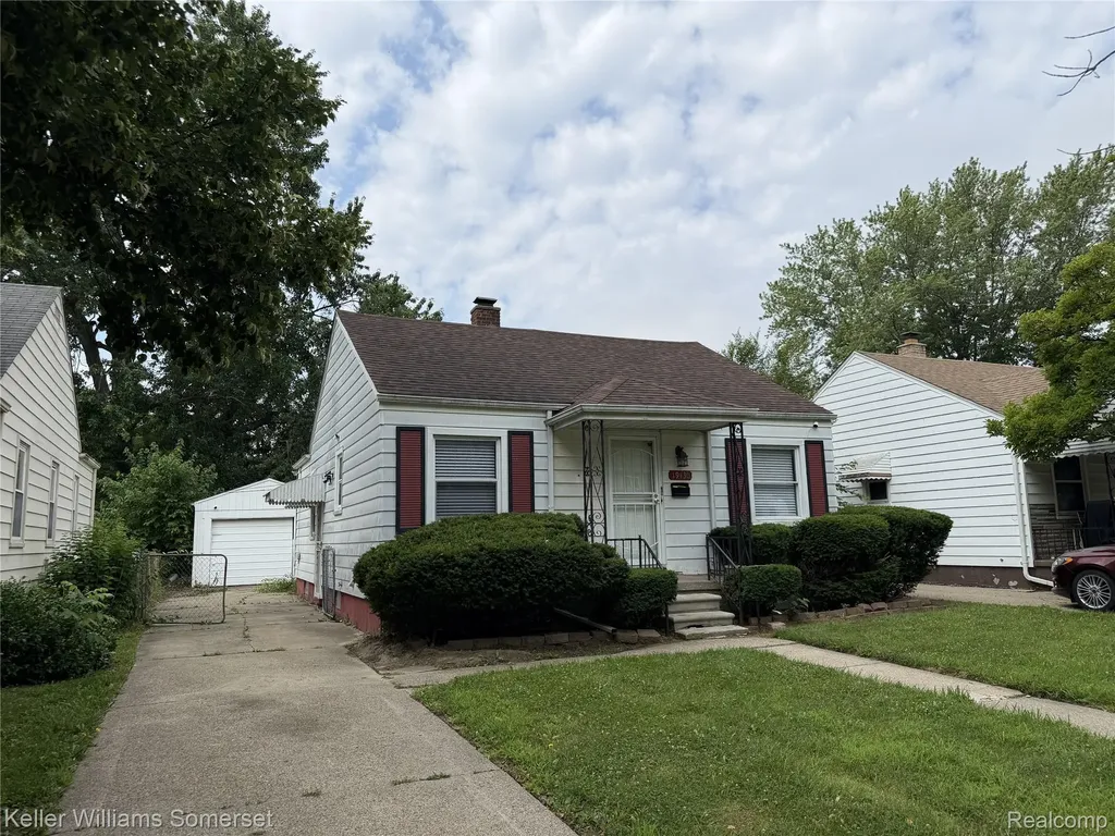 19130 Woodcrest Street Harper Woods City MI 48225