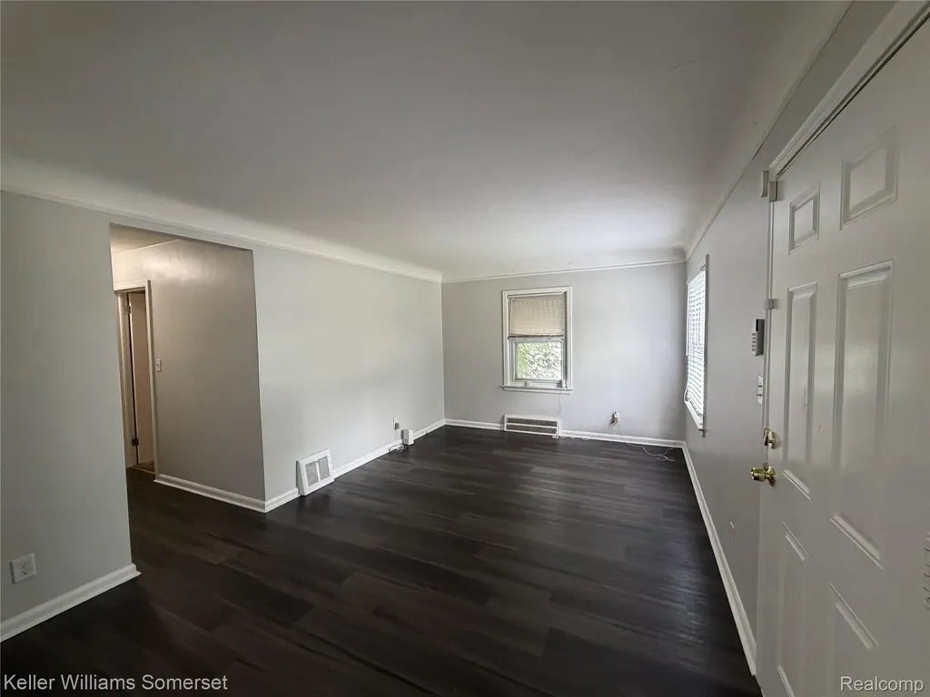 19130 Woodcrest Street Harper Woods City MI 48225