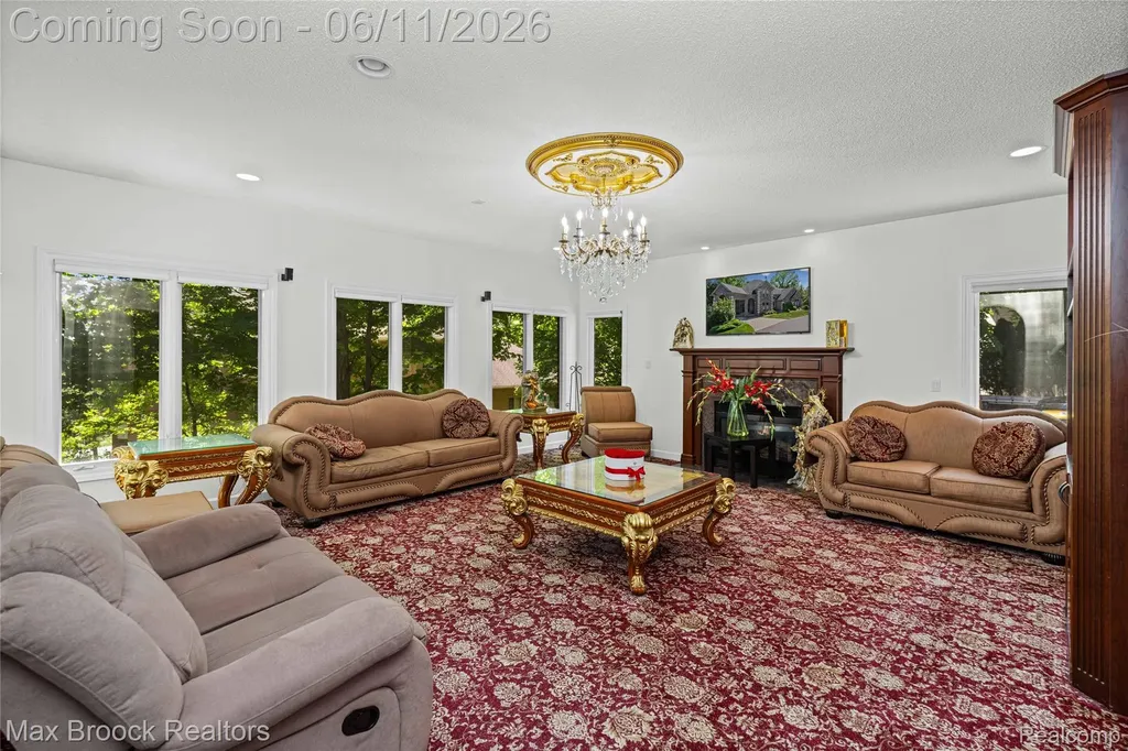 34825 Huntington Court Farmington Hills City MI 48331