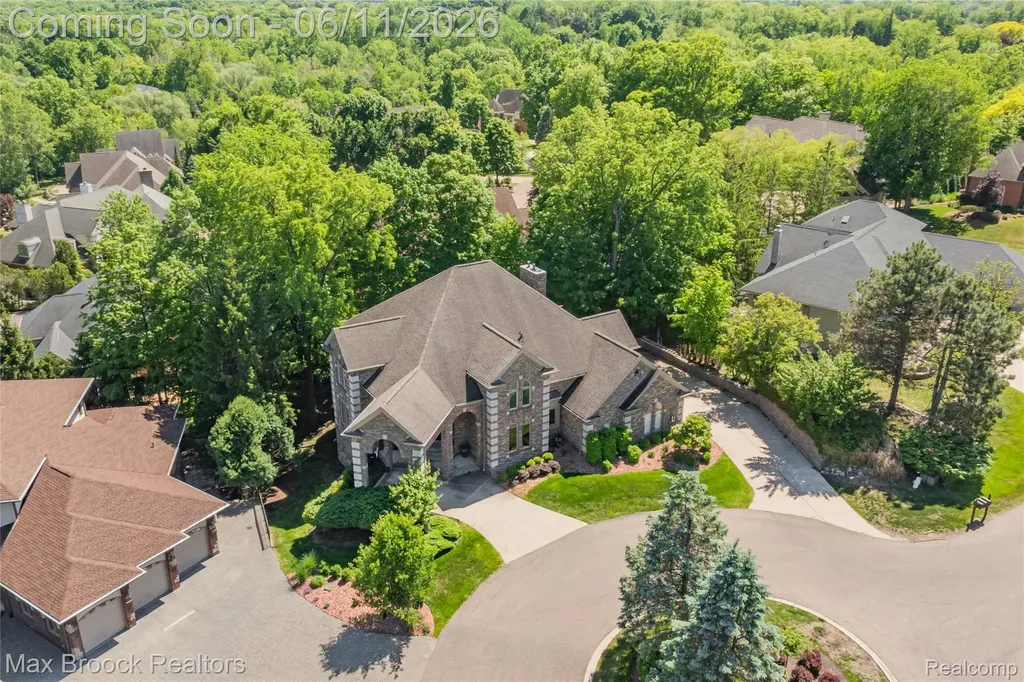 34825 Huntington Court Farmington Hills City MI 48331