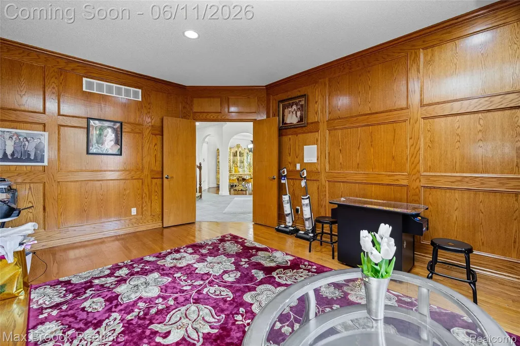 34825 Huntington Court Farmington Hills City MI 48331