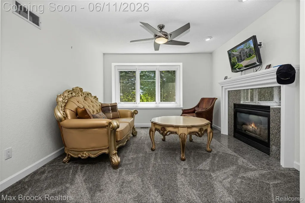 34825 Huntington Court Farmington Hills City MI 48331