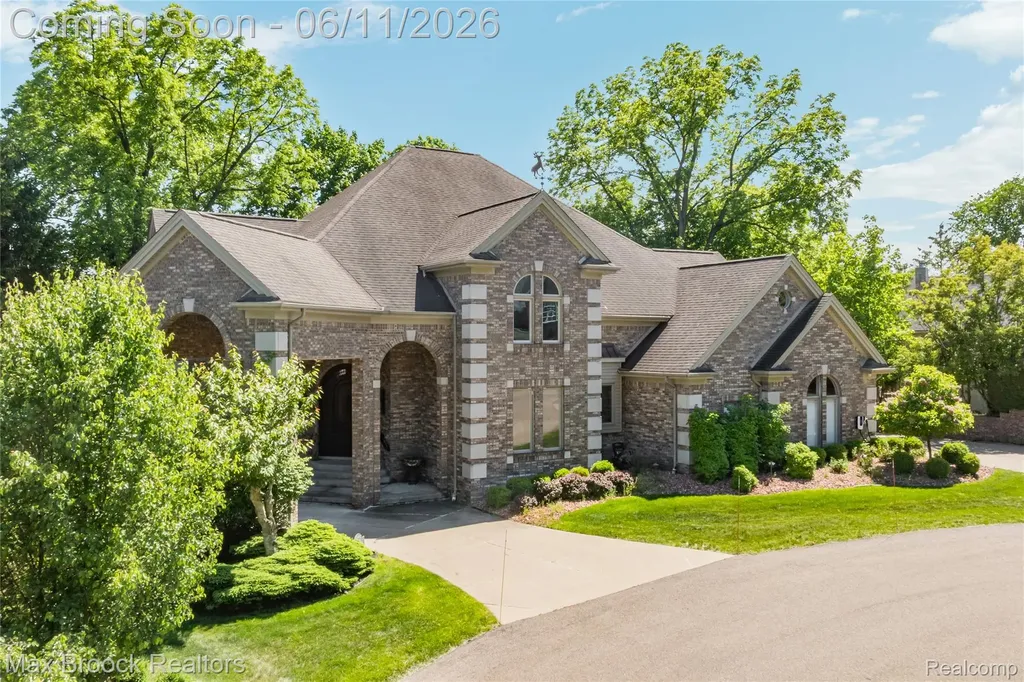 34825 Huntington Court Farmington Hills City MI 48331
