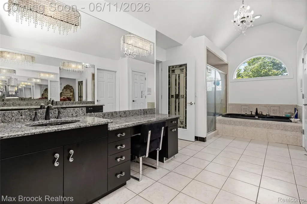 34825 Huntington Court Farmington Hills City MI 48331