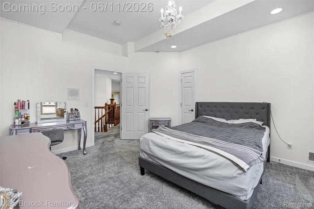 34825 Huntington Court Farmington Hills City MI 48331